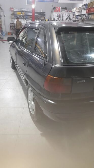 opel furqun: Opel Astra: 1.6 l | 1996 il 35555 km Hetçbek