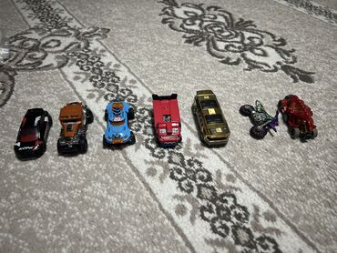 переносной дом: Продаю раритетные хотвилсы (hotwheels) У каждого хотвилса разная цена