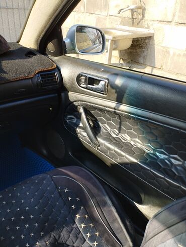 Volkswagen: Volkswagen Passat Variant: 1998 г., 2 л, Механика, Бензин, Универсал — 10