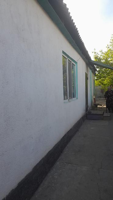 Продажа коттеджей и домов: Продаётся дом в г. Балыкчы Площадь — 65 кв.м, участок — 5 соток — 8