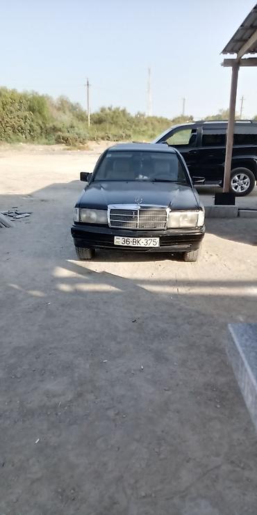 mersedes c250: Mercedes-Benz 190 (W201): 2 l | 1992 il Sedan — 3