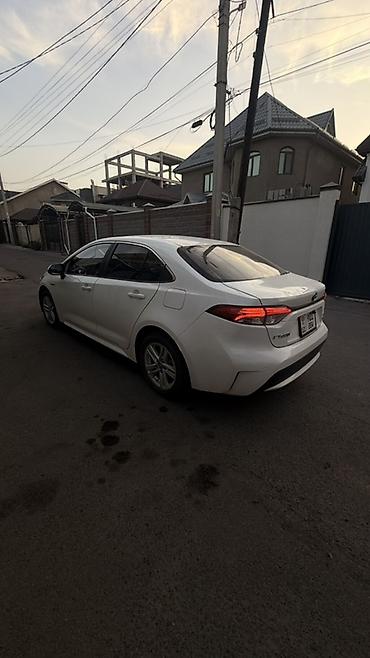 corola: Toyota Corolla: 2022 г., 1.8 л, Вариатор, Гибрид, Седан — 5