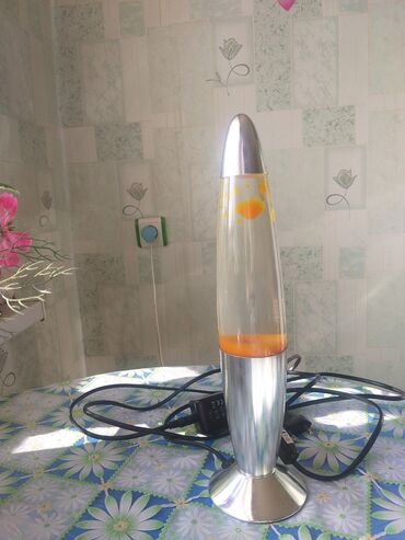 рейки для декора: Продаю необычный светильник с плавающим парафина.производство