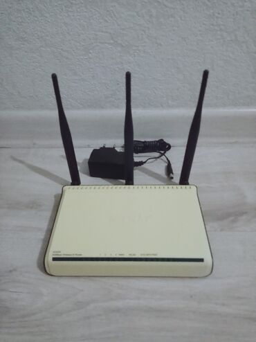 адсл модем: Wi-Fi роутер N300 в хорошем состоянии, 3-антенный, Tenda W303R