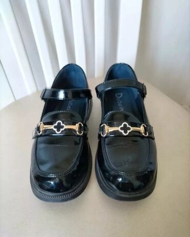 Детская обувь: Продаю туфли девичковые в идеальном состоянии, размер 36. Цена 500 — 2