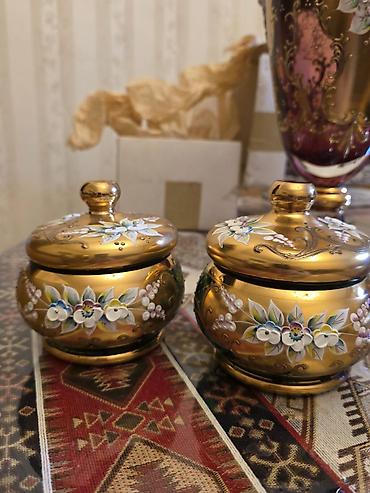 qoz: - Məhsul: Qapaqlı dekorativ şirniyyat qabları (2 ədəd set) - Material — 1