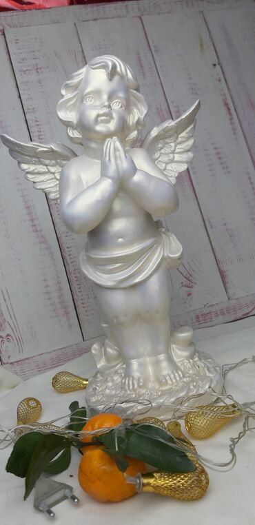 фарфоровая статуэтка: Ангел.
Ангелочек.
Размер: 32х20х12