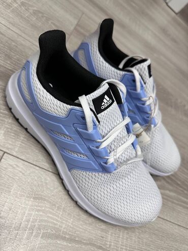 Кроссовки и спортивная обувь: Adidas кроссовки
Оригинал 💯 🇺🇸
Размер: 39 - 40
Цена: 7500 сом
Тел