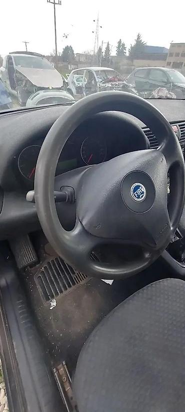 cerade za auto: FIAT STILO VOLAN | Volan za stila dobro stanje — 3