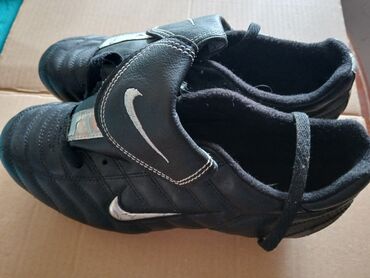 papucice elegantne broj: Kopacke Nike, broj 40.5.
Cena 1000 dinara