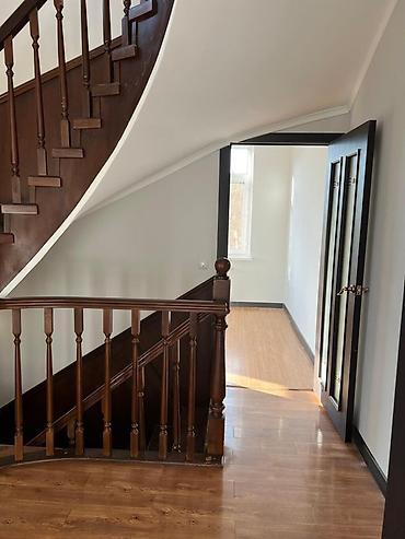 Продажа коттеджей и домов: 6 комнат и более, 275 м², 4 соток, Бишкек, Южная Магистраль Собственник — 11