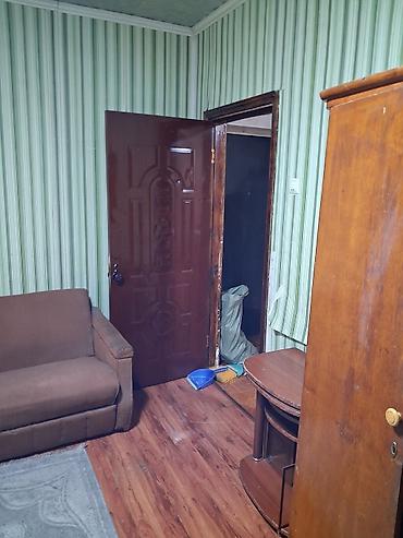 1 bedroom: Ошский рынок / базар Сдается 1х ком квартира Этаж: 2 из 5 Серия — 8