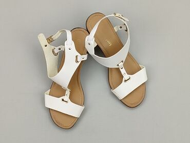 białe t shirty z dekoltem v: Sandals for women, 37, condition - Very good