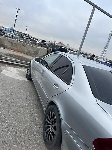 Mercedes-Benz: Mercedes-Benz 270: 2.7 l | 2002 il Sedan — 3