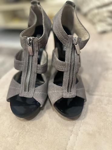 Şəxsi əşyalar: Michael Michael Kors qadın sandaleti - Model: hündürdaban, açıq — 1