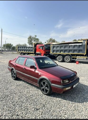 авто машина сатып алуу: Volkswagen Vento: 1992 г., 1.8 л, Механика, Бензин, Седан