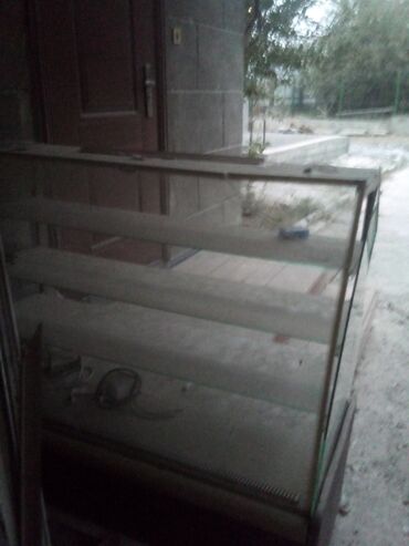 витрину in Кыргызстан | ОБОРУДОВАНИЕ ДЛЯ БИЗНЕСА: Продаю холодильник витрину в рабочем состояние,есть трешина на стеклее