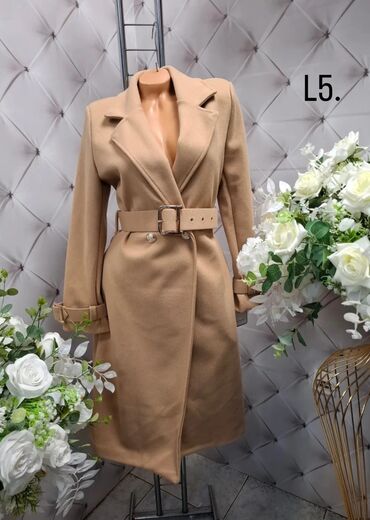 Kaputi: Dior kaputi
Do 2XL
4500din🥰😊 — 7