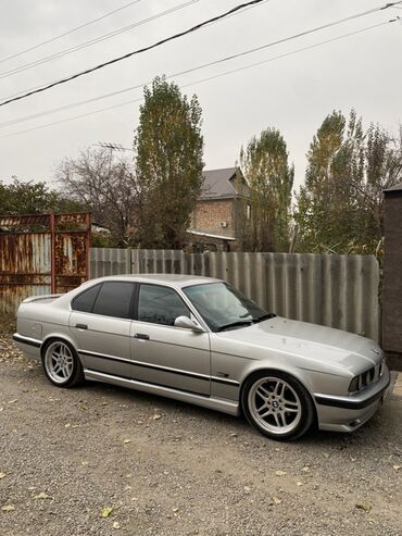 машына обмен: BMW 5 series: 1993 г., 2.5 л, Механика, Бензин, Седан