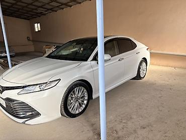 yan guzguler: Toyota Camry – ağ rəng, sedan, son nəsil •VİP TAKSİ XİDMƏTİ. Yerli və — 4