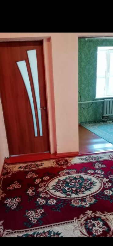Долгосрочная аренда домов: 70 м², 4 комнаты, Парковка, Забор, огорожен