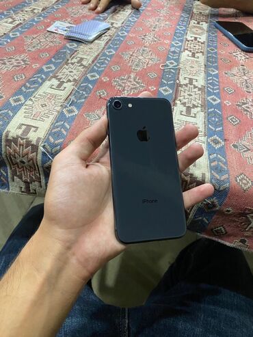 alfa r36: IPhone 8, Qara, Barmaq izi