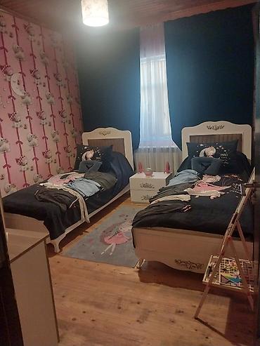 Həyət evləri və villaların satışı: Həyət evi - Tək mərtəbəli, eyvanlı giriş: pilləkənlərlə qaldırılmış — 12