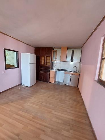 Otaqların uzunmüddətli kirayəsi: 🏡 Zabrat 2 qəsəbəsində kirayə ev! 📍 Ağ Market yaxınlığında yerləşir. 🚆 — 5