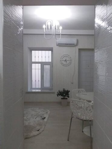 Uzunmüddətli kirayə mənzillər: Tarqovuda, İçəri şəhər metrosu yaxınlığında, 2 mərtəbəli binanın 2-ci — 5