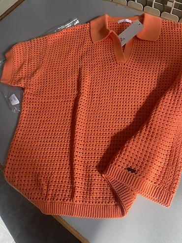 Sviterlər: Narıncı rəngdə toxunma teksturalı polo sviter - Model: qısaqoll polo — 2