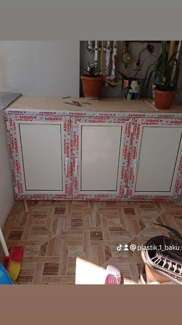 Plastik pəncərələr: Plastik pəncərə və qapıjalüzlər,cam balkon, siyirtmə setqalar hər — 12