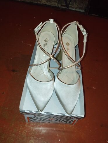 Tuflilər: Tuflilər, Ölçü: 40, Yeni — 9