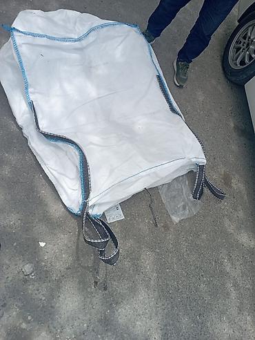 karavan icaresi: 1 tonluq və 1.5 tonluq işlənmiş Big Bag kisələri satılır. Kisələr — 3