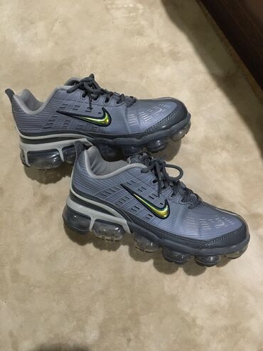 obuca za folklor: Nike vapormax 360 (40) Patike su u odlicnom stanju Vazdusni djonovi