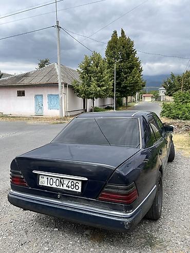 09 maşın: Mercedes-Benz E-Class: 2.5 l | 1986 il Sedan — 9