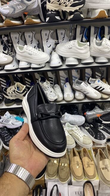 Ayaqqabılar: Məhsul: Kişi və qadın ayaqqabıları – gündəlik və stil kombinasiyası — 7