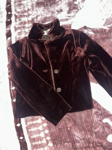 sirqa modelleri: Qadın məxməri jaket Moskvadan alınıb - Material: yumşaq məxmər; içlik