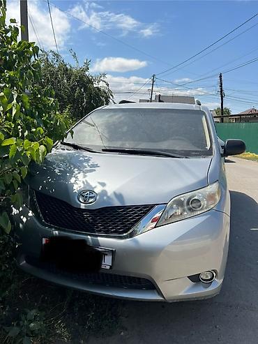 китайские минивены: Toyota Sienna: 2011 г., 3.5 л, Автомат, Газ, Минивэн — 2