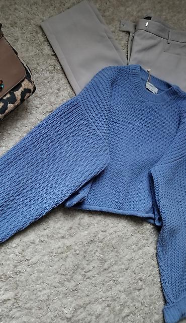 oversize dzemperi: Bershka dzemper sa širokim rukavima. Veličina piše L, može i za M — 1