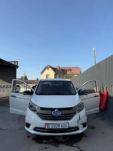 Changan: Changan Auchan A600 EV: 2021 г., Автомат, Электромобиль, Вэн/Минивэн — 1