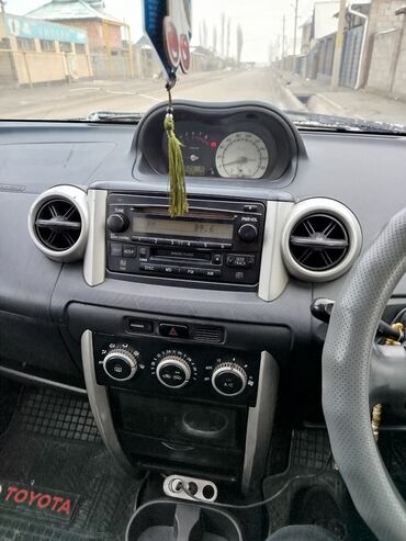 машина тайота марк 2: Toyota ist: 2002 г., 1.3 л, Автомат, Бензин, Хэтчбэк