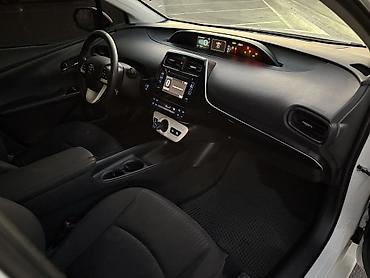 Toyota: Toyota Prius: 2017 г., 1.8 л, Автомат, Гибрид, Лифтбек — 11
