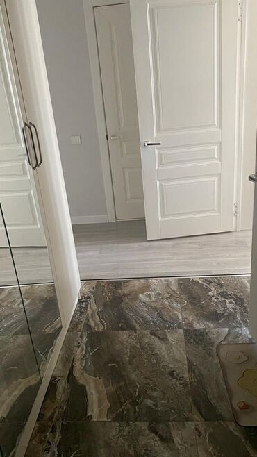 земельный дом в бишкеке: Здается 2ком квартира в районе Аю гранд,рядом еще городской каток,есть