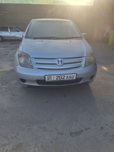 или меняю на дом: Toyota ist: 2003 г., 1.3 л, Автомат, Бензин, Хетчбек