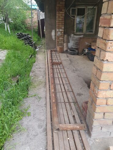 ремонт лестниц: Продаю советскую лестницу метров 5-6 в длинную, сами делали