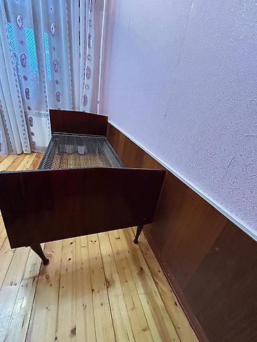 setka carpayı: Taxta karkaslı, metal tor şəbəkəli tək nəfərlik çarpayı — 4