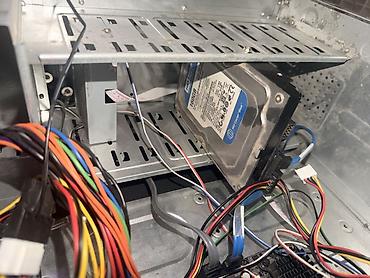 Masaüstü kompüterlər və iş stansiyaları: Masaüstü kompüter korpusu – yığılmış sistem Zbor satilir H55M 1156 — 5