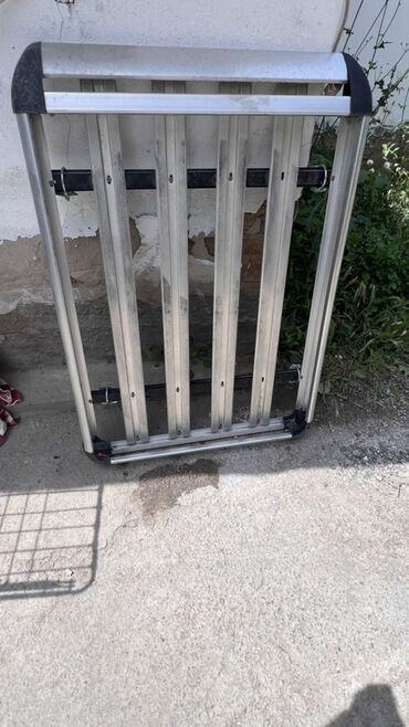 степ багажник: Туурасынан кеткен жаалар Рейлингдерге