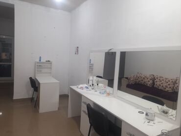 Salon masaları: Yeni, Makiyaj üçün masa, Güzgülü