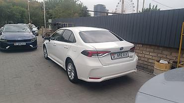 corola: Toyota Corolla: 2020 г., 1.8 л, Вариатор, Гибрид, Седан — 4